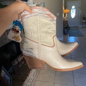 Women's Beige Cowboy Boots